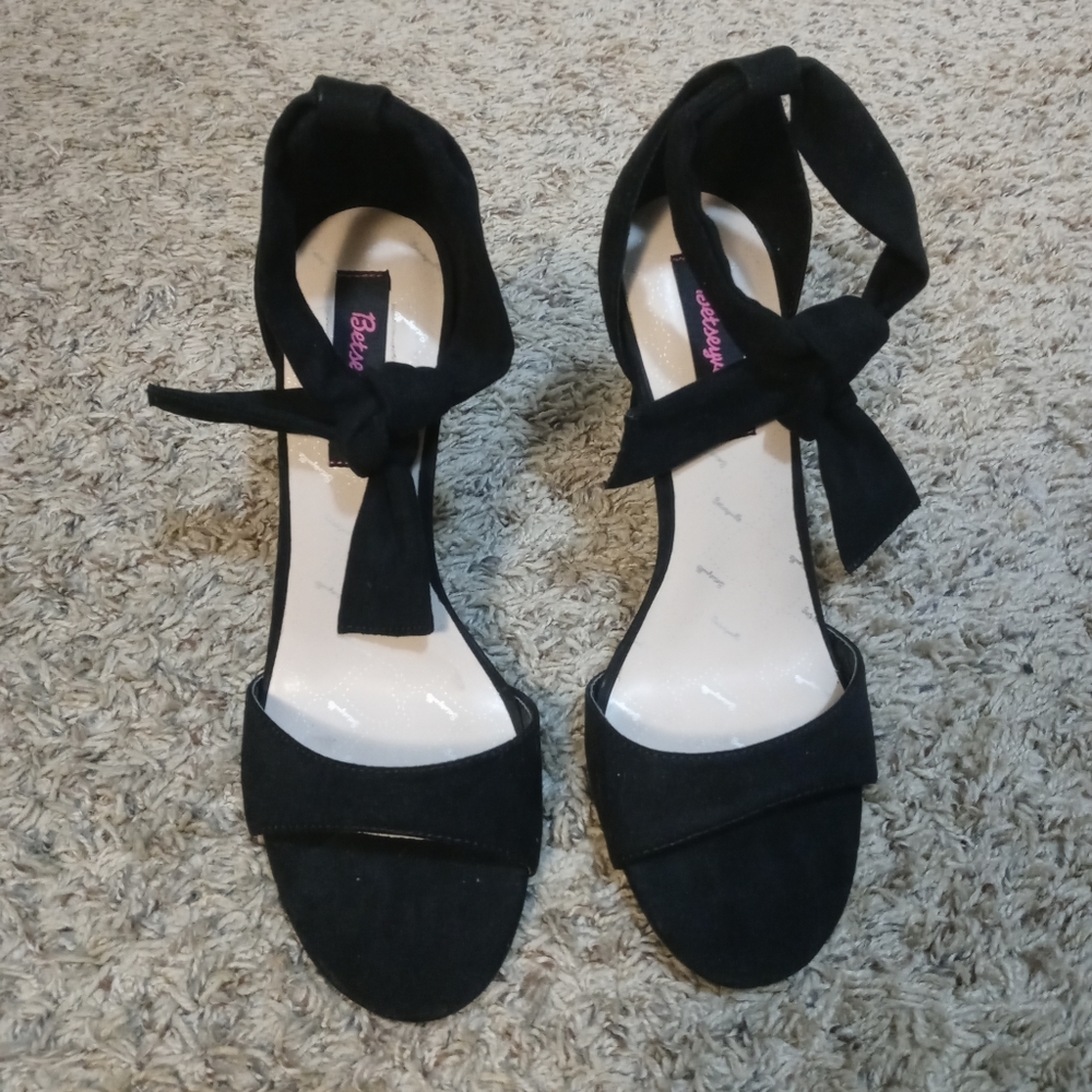 Betseyville Betsey Johnson heels